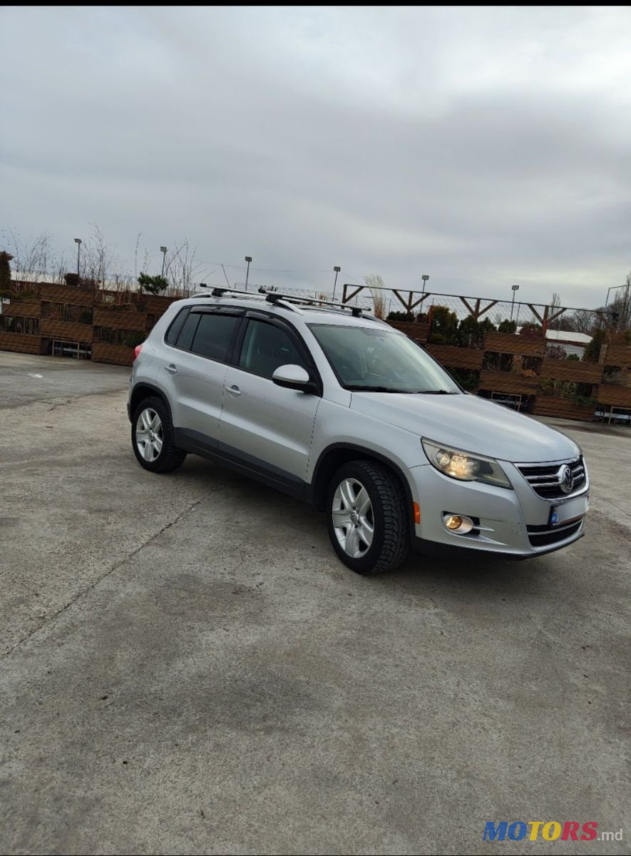 2010' Volkswagen Tiguan photo #3