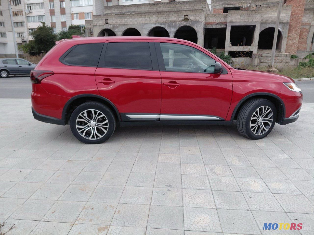 2016' Mitsubishi Outlander photo #4