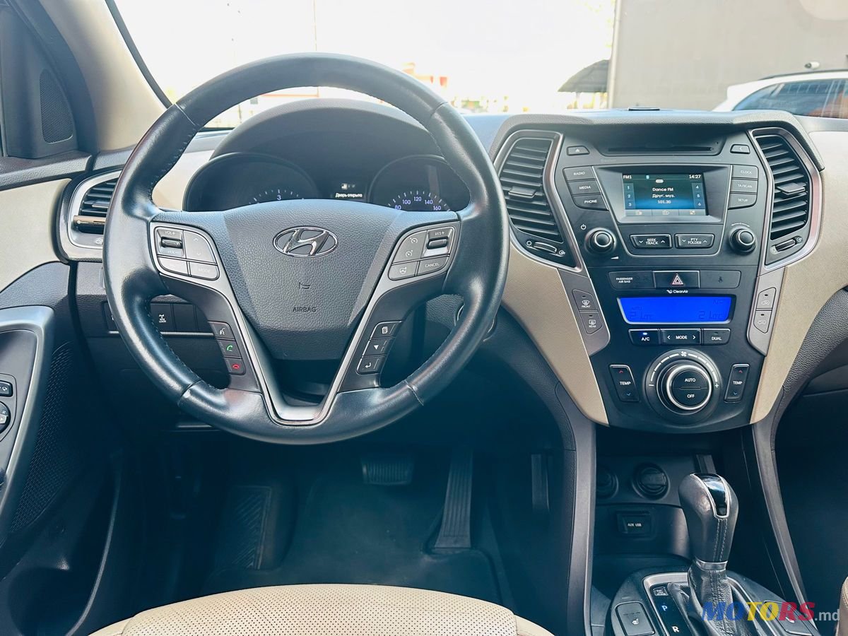 2015' Hyundai Santa Fe photo #5