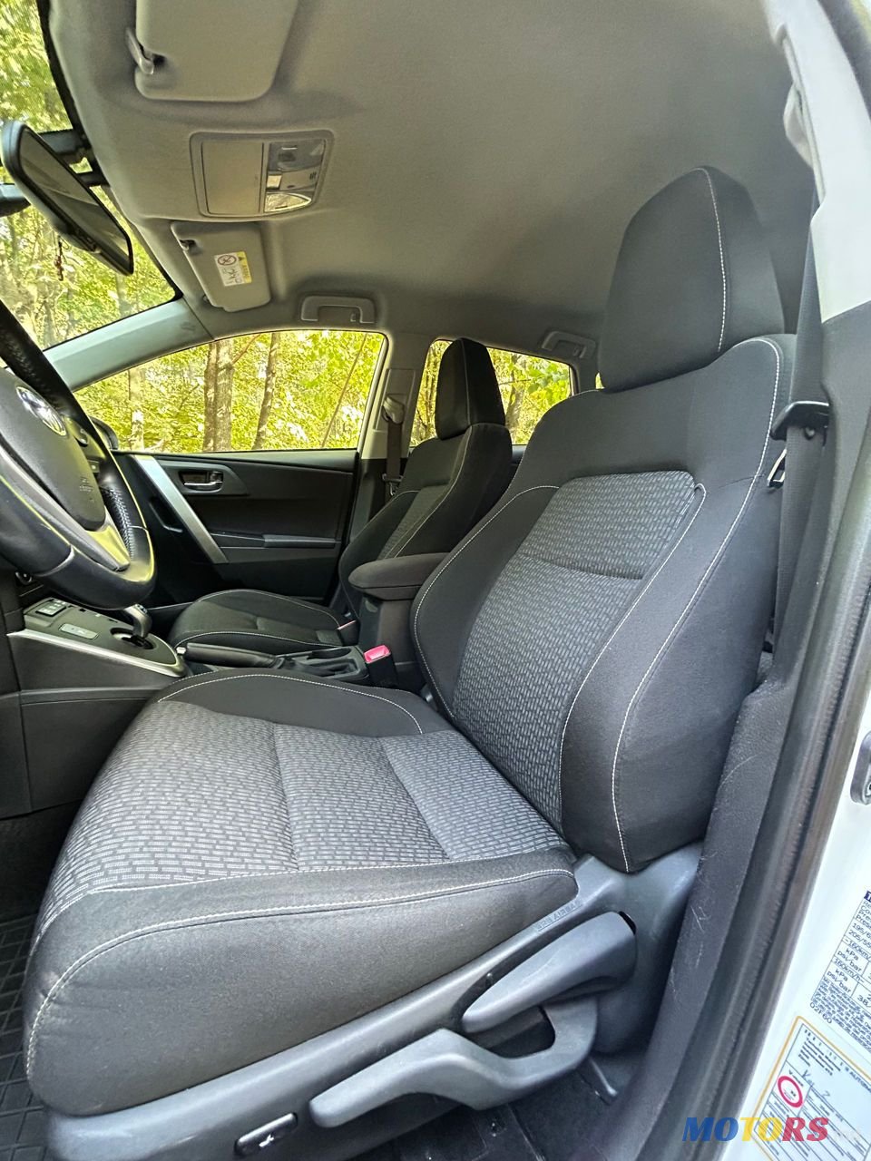 2014' Toyota Auris photo #6