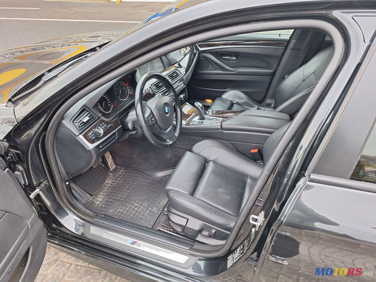 2013' BMW 5 Series photo #6