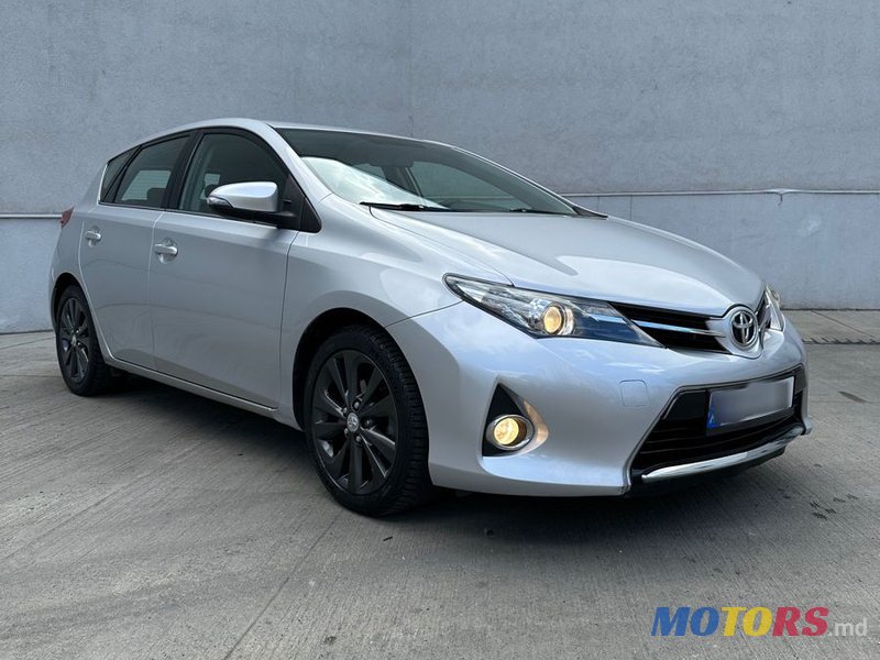 2014' Toyota Auris photo #1