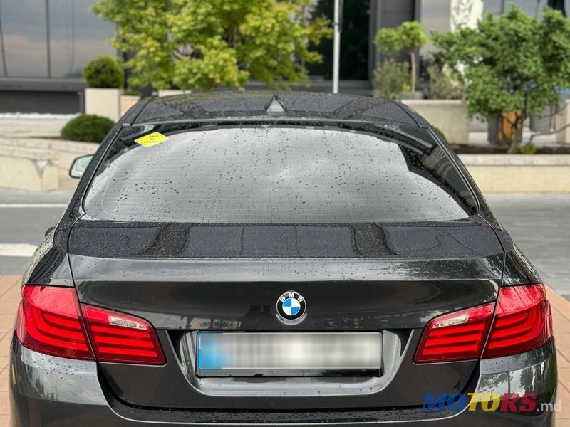 2011' BMW 5 Series photo #4