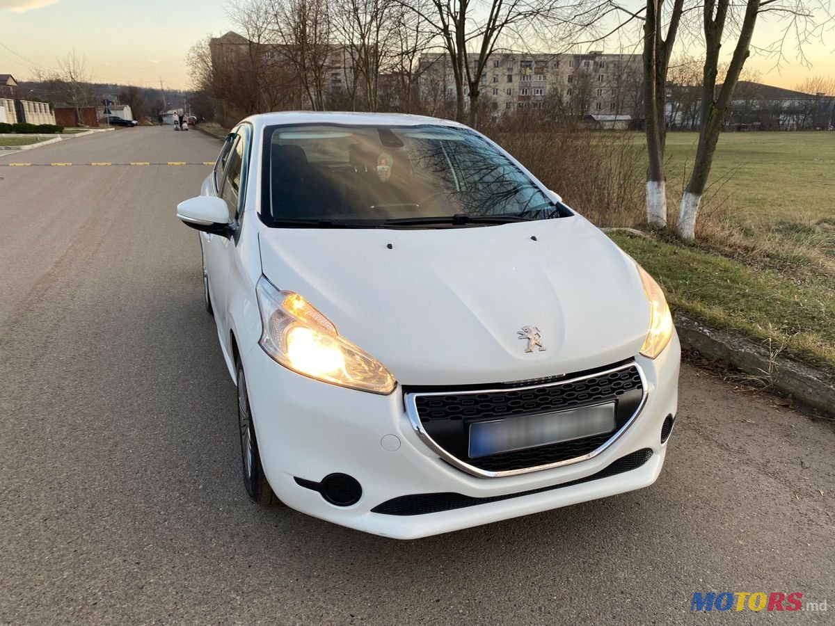 2012' Peugeot 208 photo #2