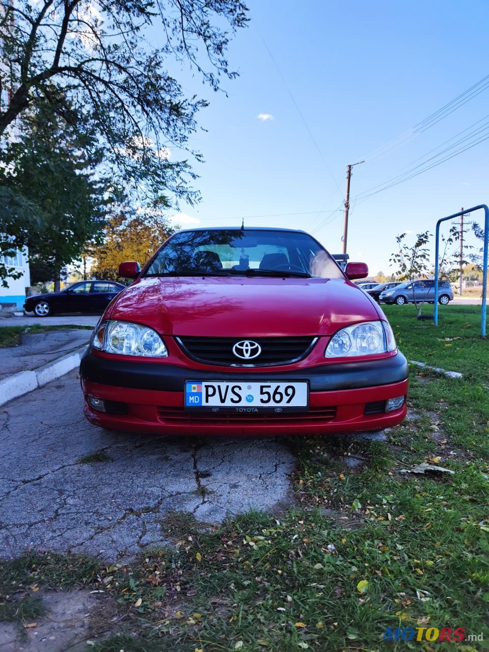 2001' Toyota Avensis photo #1