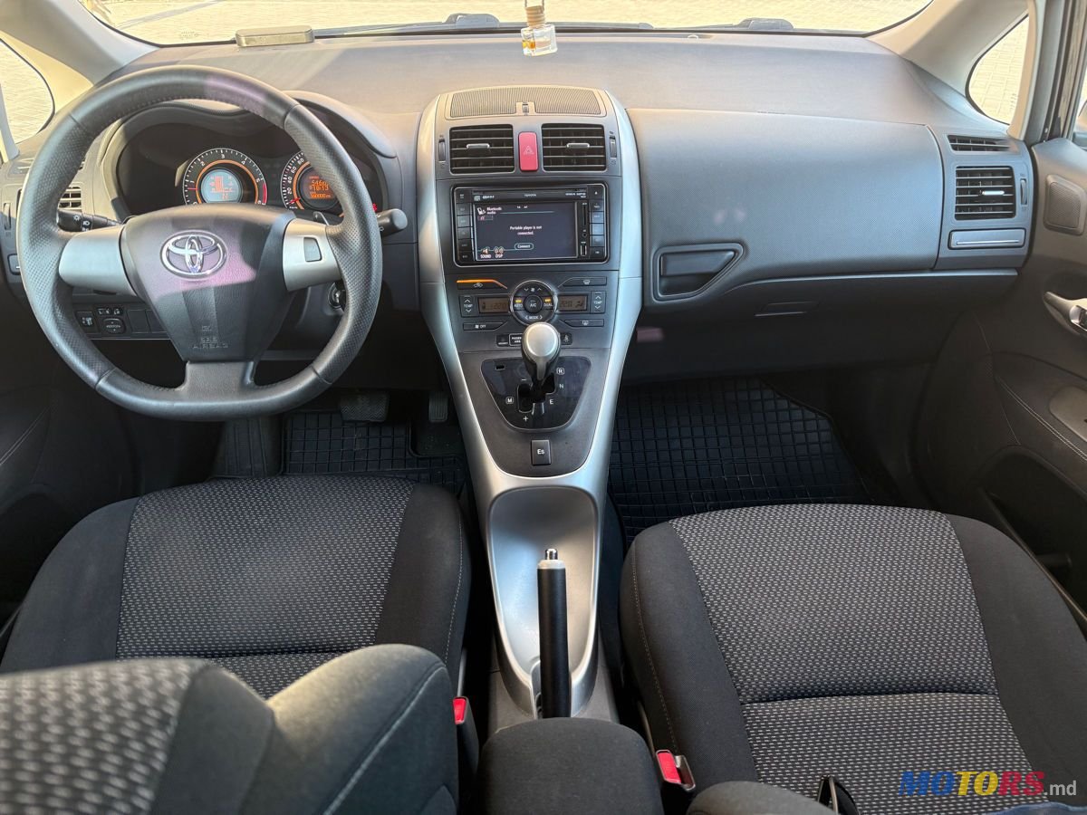 2010' Toyota Auris photo #6