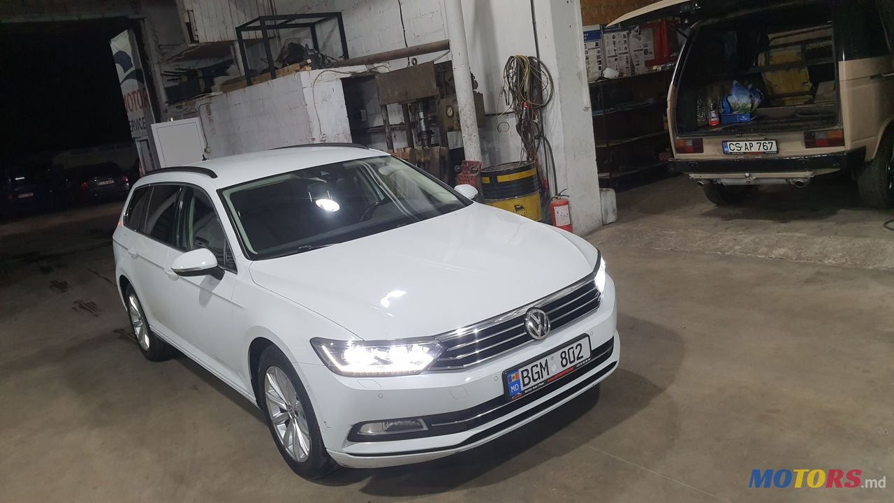 2017' Volkswagen Passat photo #2