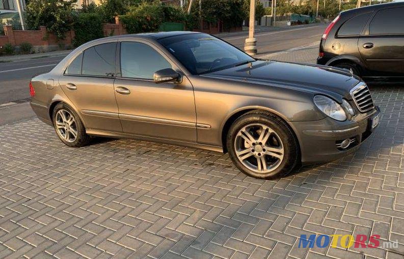 2007' Mercedes-Benz E photo #1