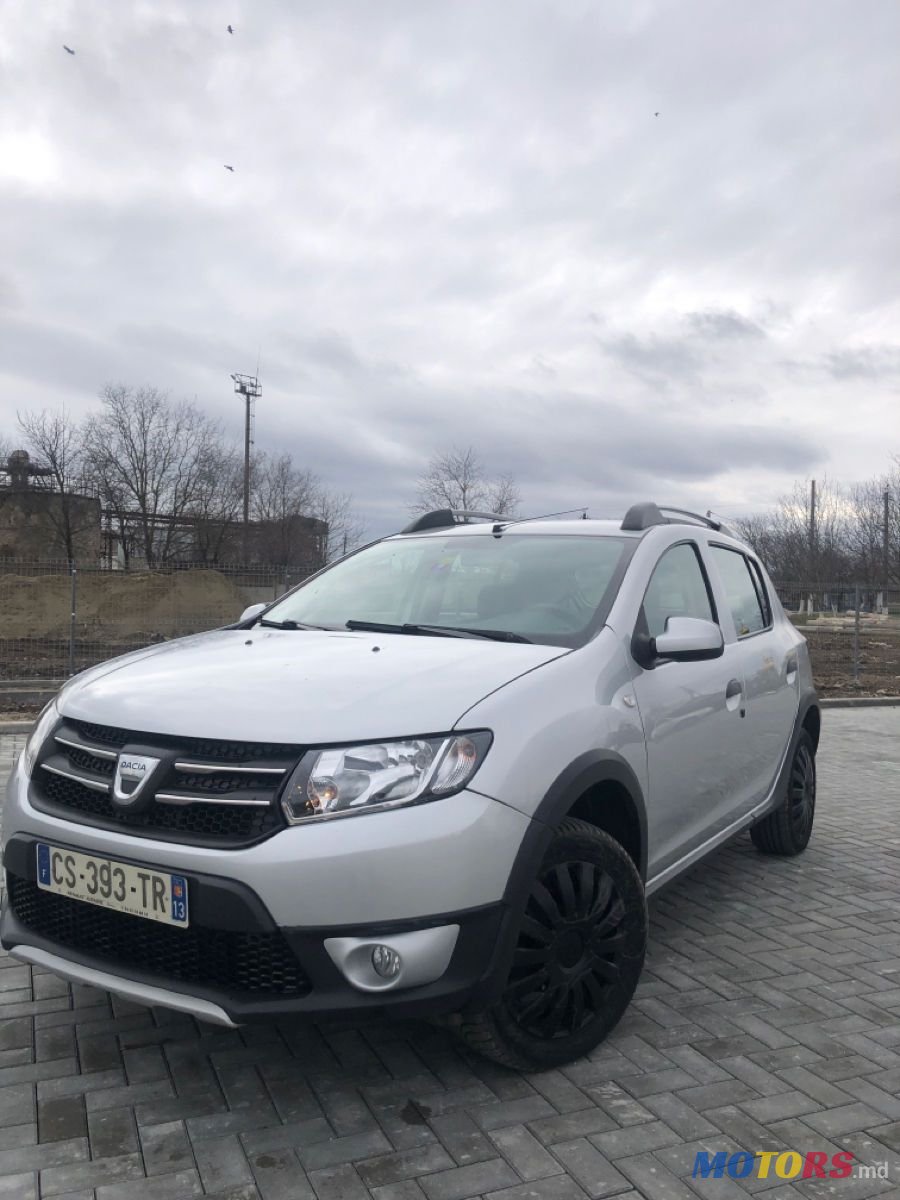 2013' Dacia Sandero Stepway photo #2