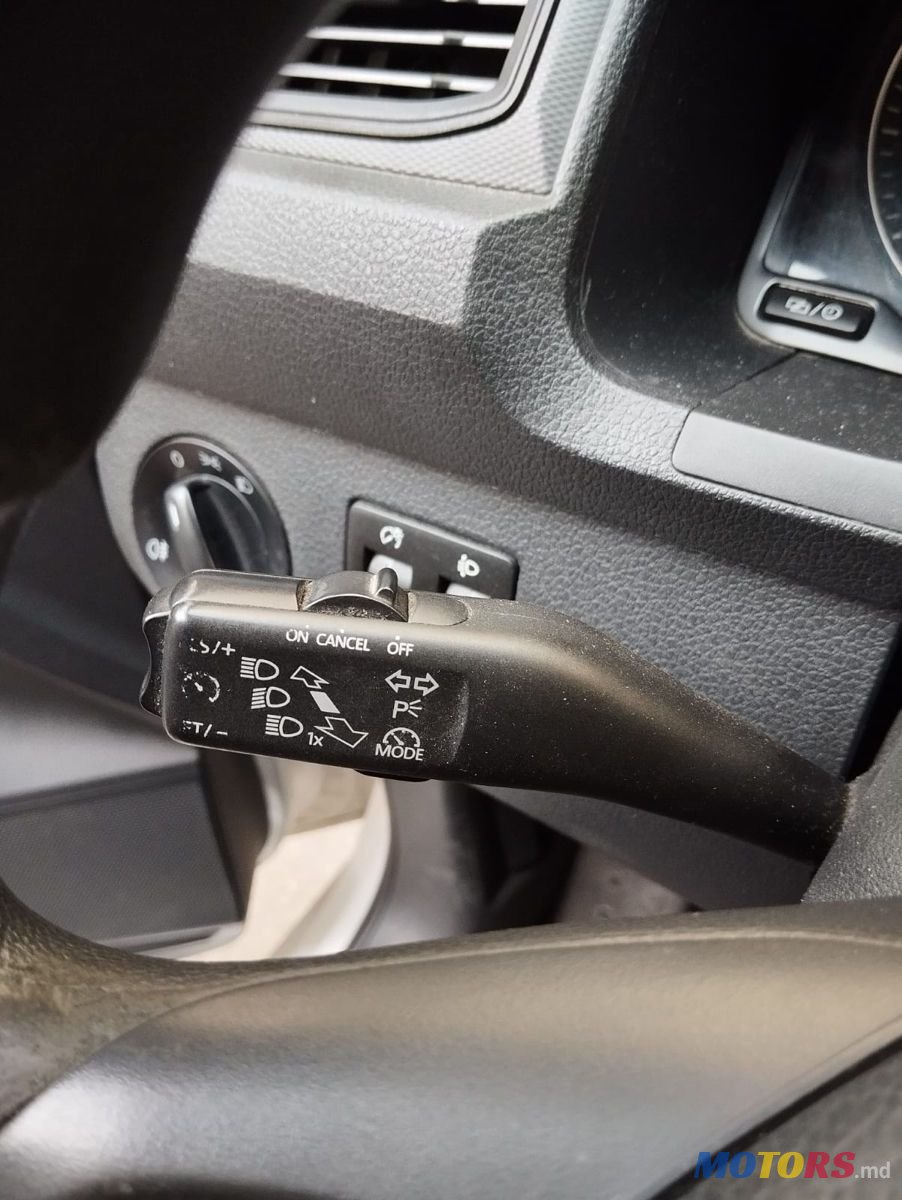 2015' Volkswagen Caddy photo #4