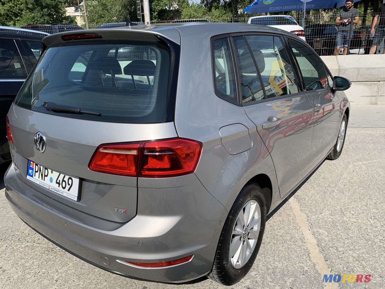 2017' Volkswagen Golf photo #5