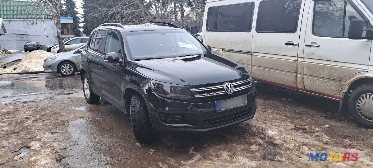 2016' Volkswagen Tiguan photo #5