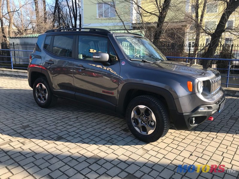 2019' Jeep Renegade photo #3