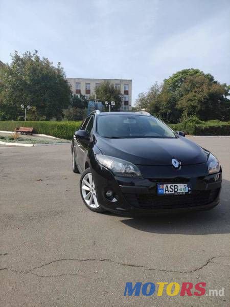 2011' Renault Megane photo #3