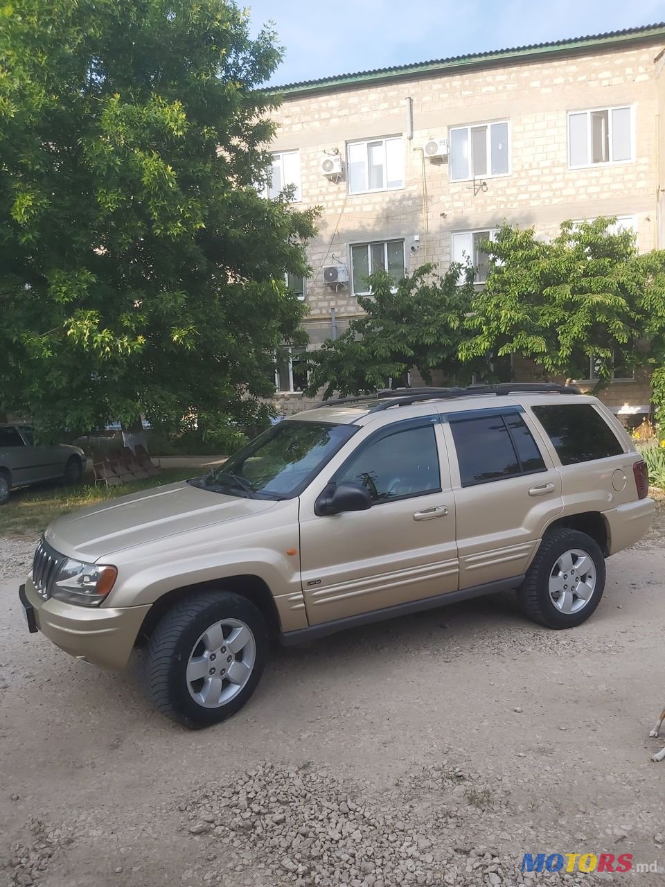 2001' Jeep Grand Cherokee photo #2