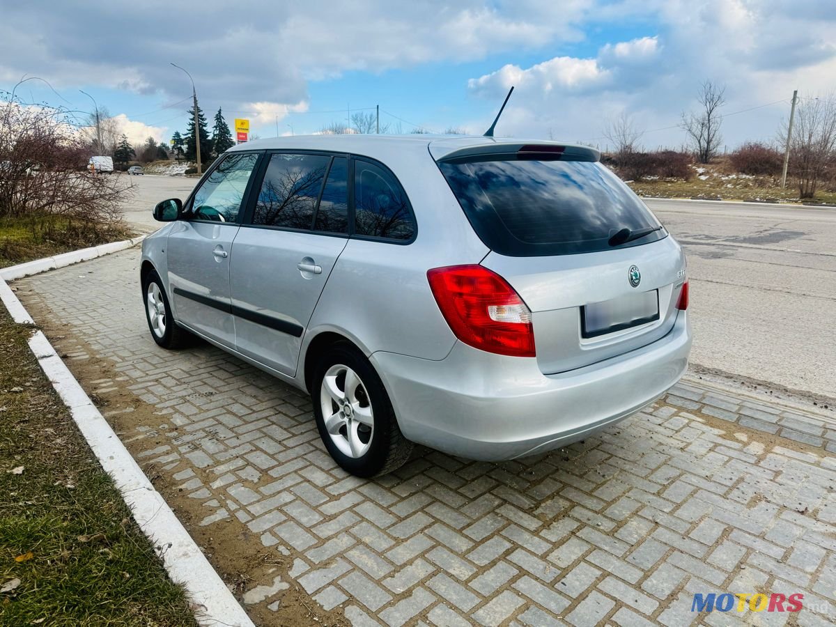 2012' Skoda Fabia photo #5