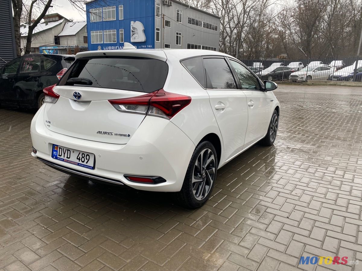 2015' Toyota Auris photo #4