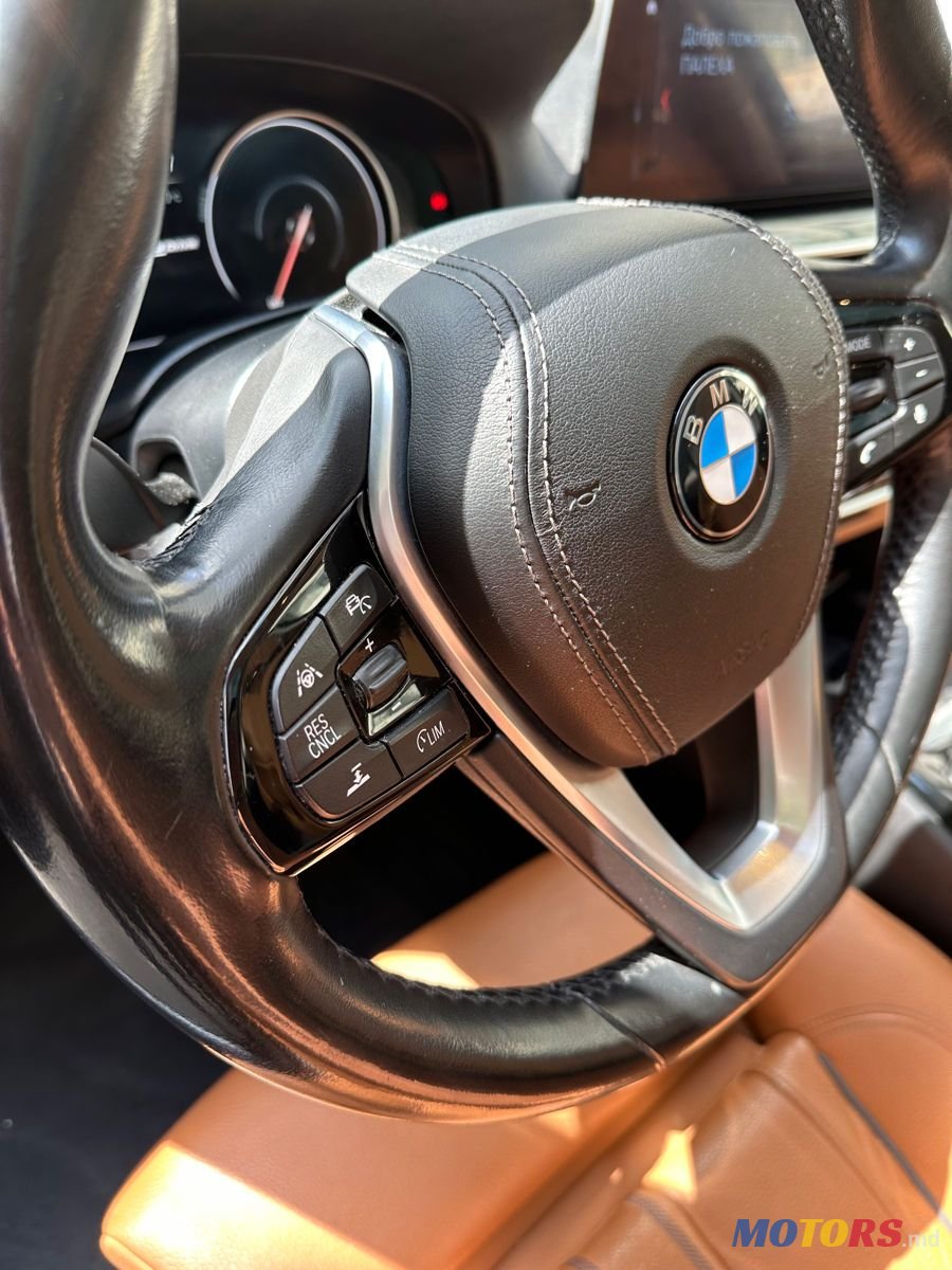 2017' BMW 5 Series photo #5