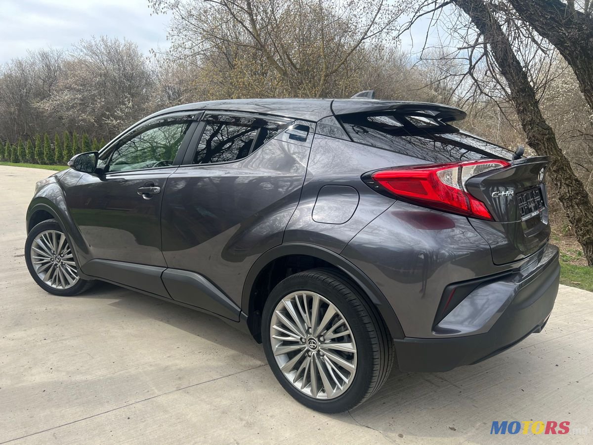 2019' Toyota C-HR photo #4