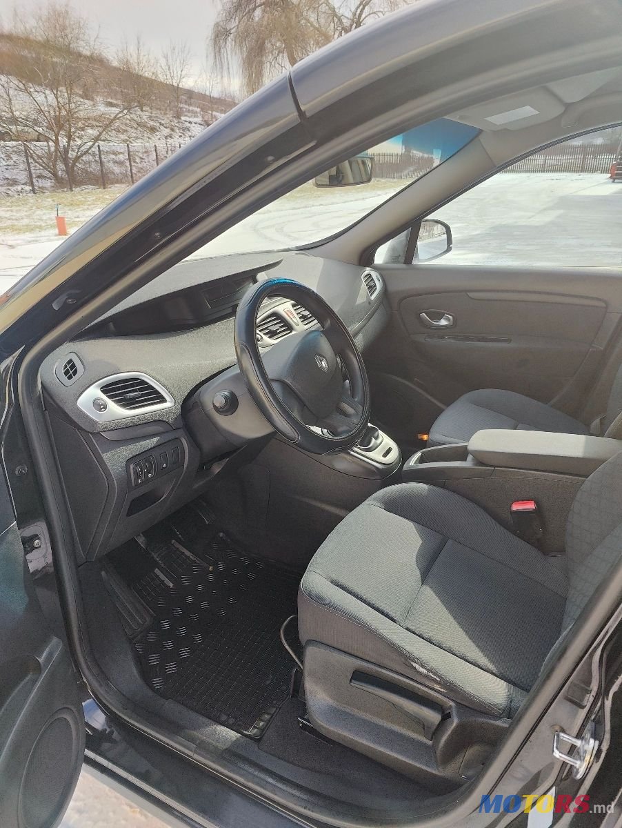 2009' Renault Grand Scenic photo #5