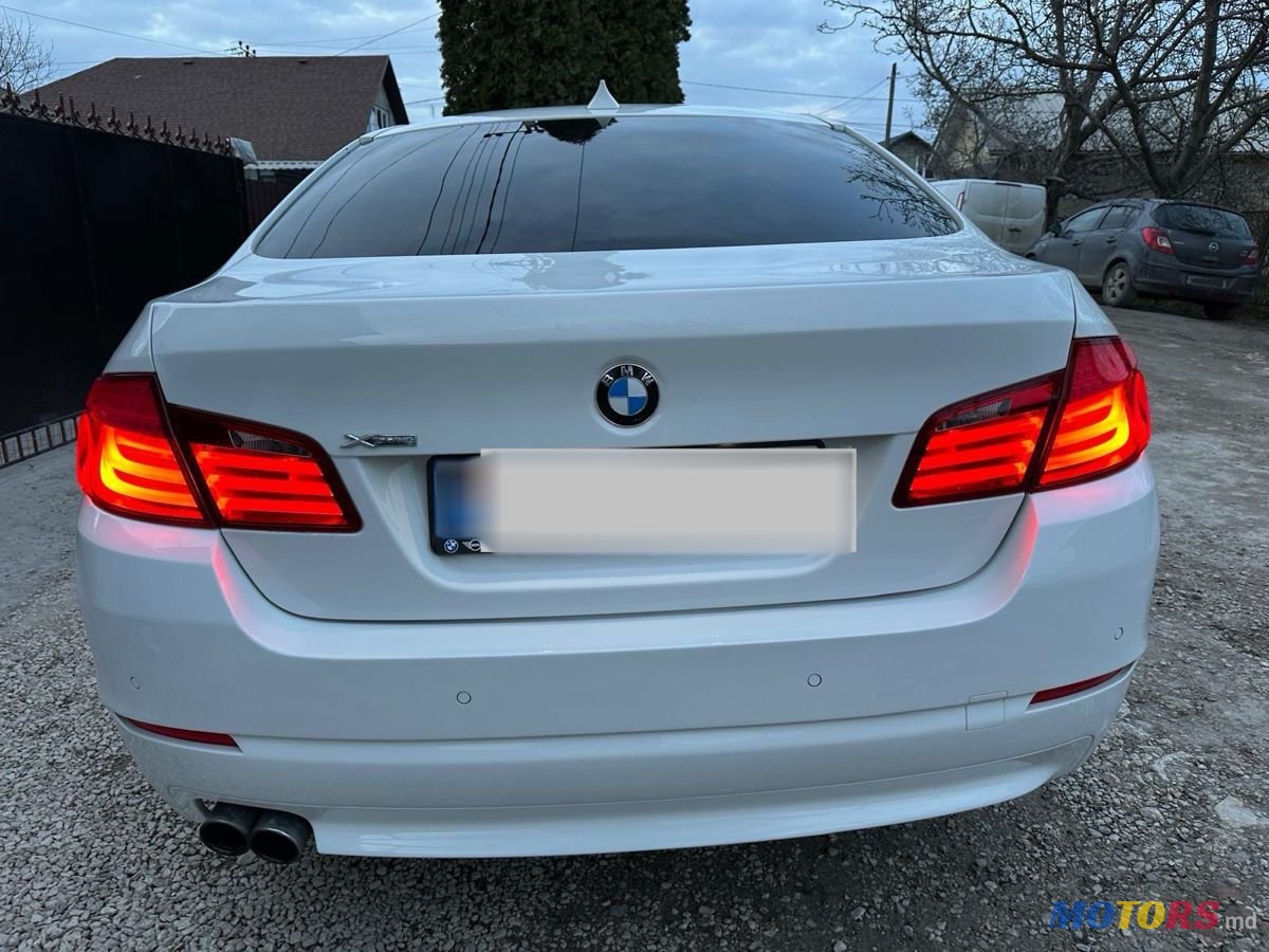 2012' BMW 5 Series photo #6