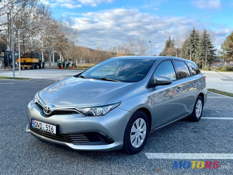 2015' Toyota Auris photo #1