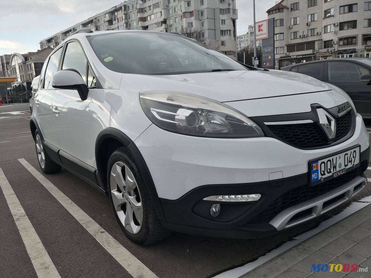 2014' Renault Scenic photo #2