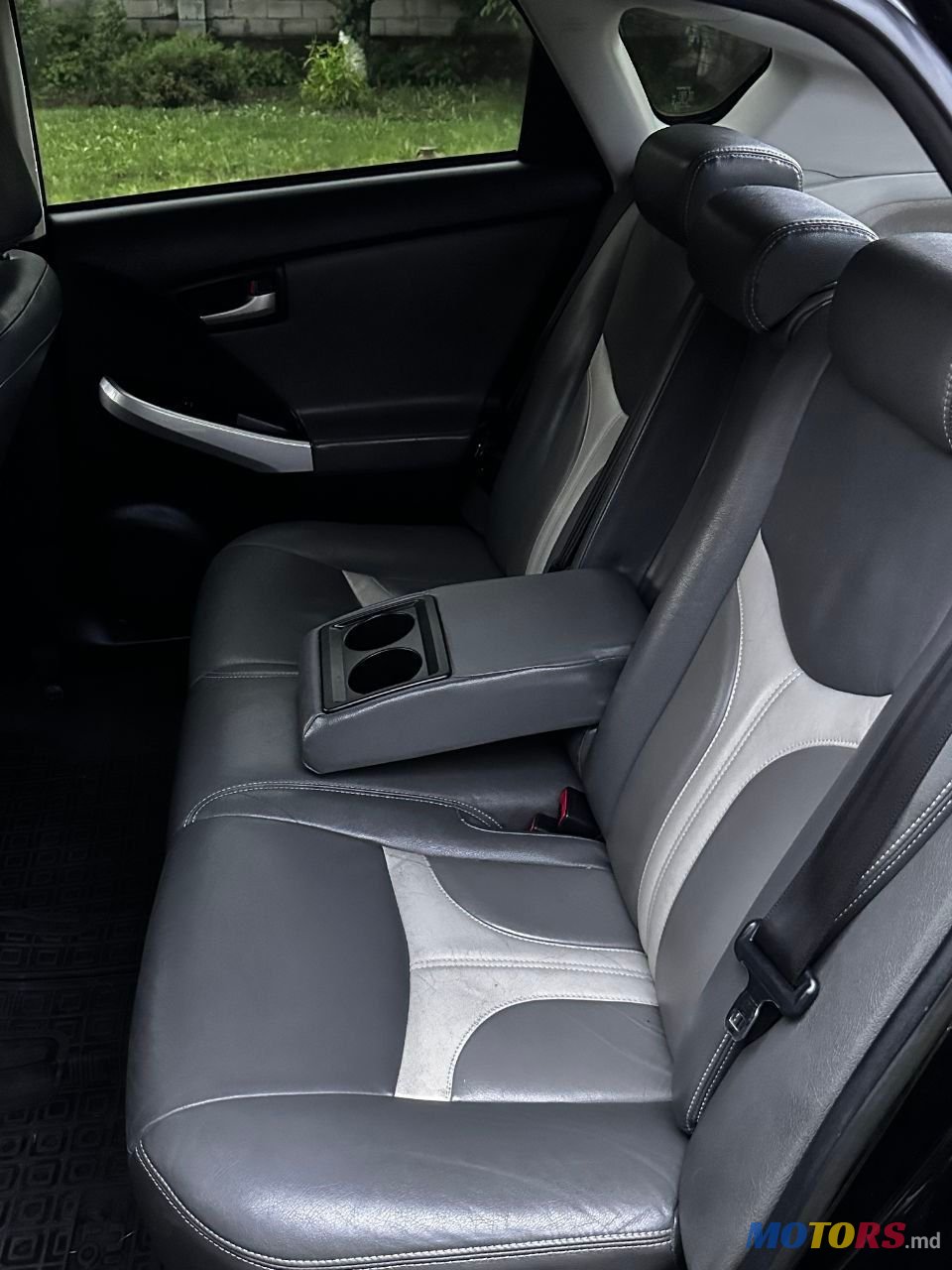 2013' Toyota Prius photo #4