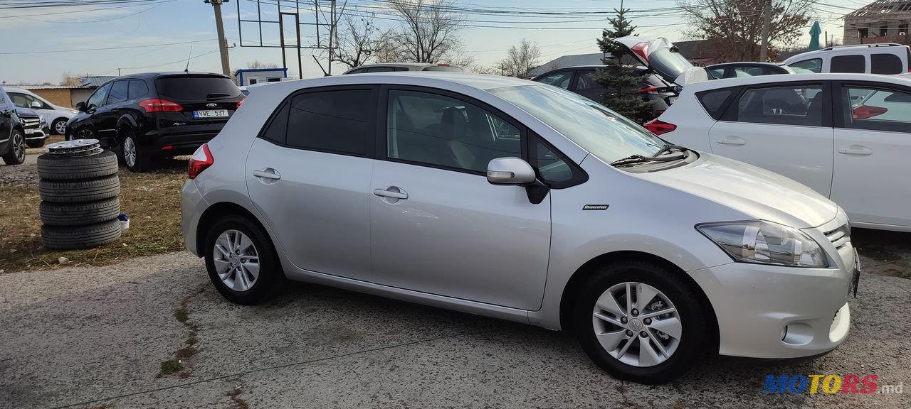 2012' Toyota Auris photo #1