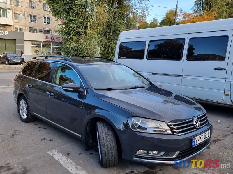 2013' Volkswagen Passat photo #2