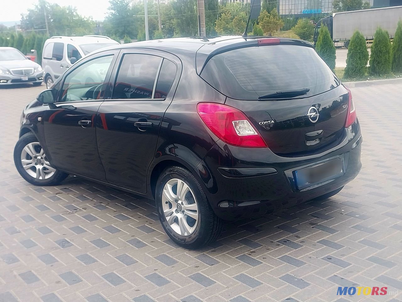 2013' Opel Corsa photo #2