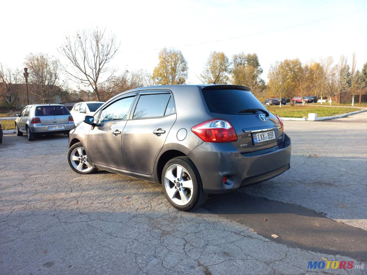 2011' Toyota Auris photo #5