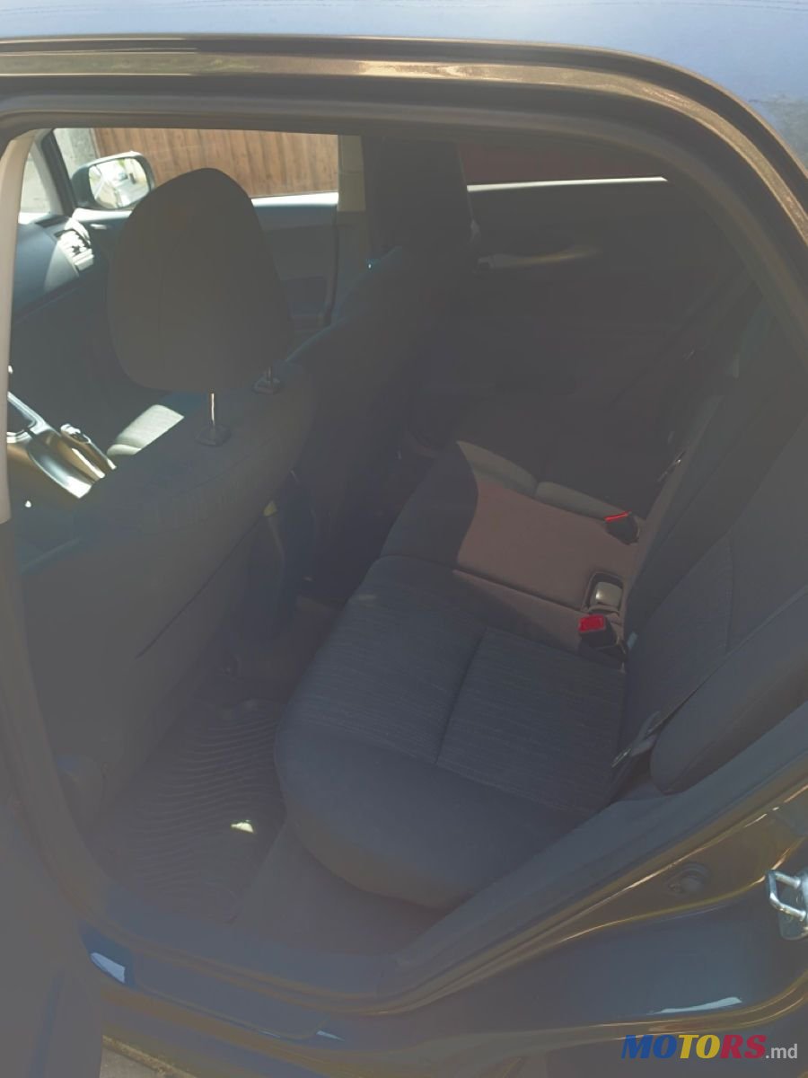 2009' Toyota Auris photo #6