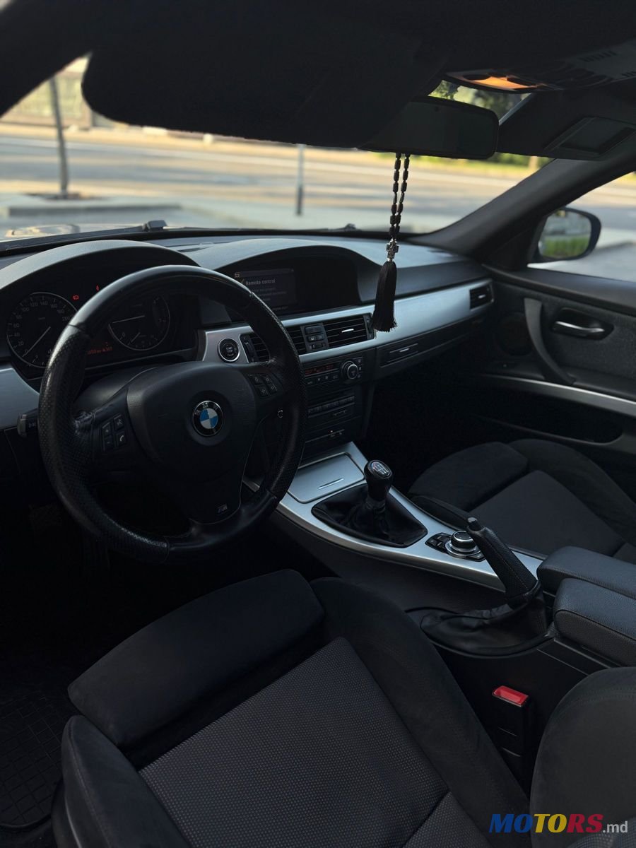 2009' BMW 3 Series photo #2