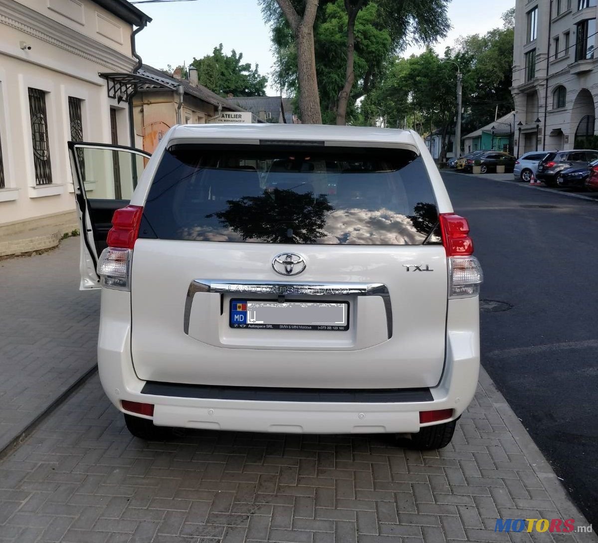 2010' Toyota Land Cruiser Prado photo #3