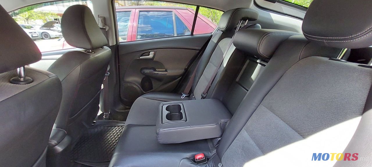 2012' Honda Insight photo #6