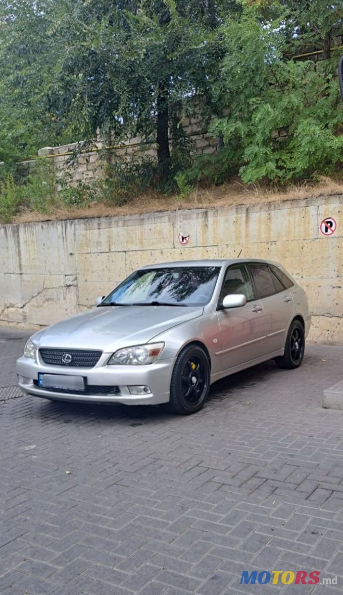 2003' Lexus Is Series photo #1