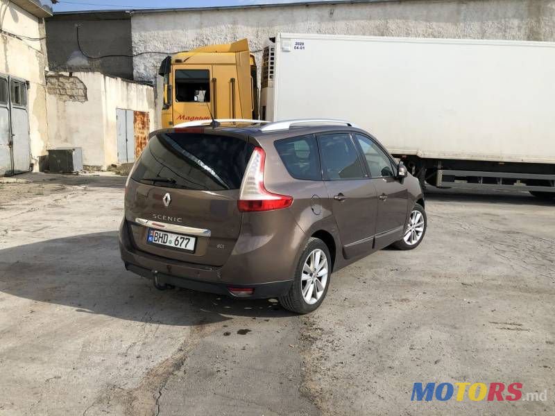 2012' Renault Grand Scenic photo #3
