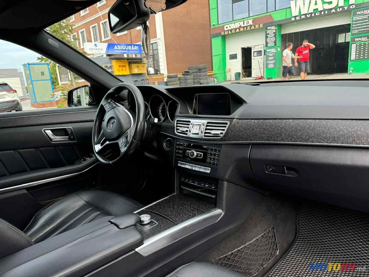 2015' Mercedes-Benz E-Class photo #3