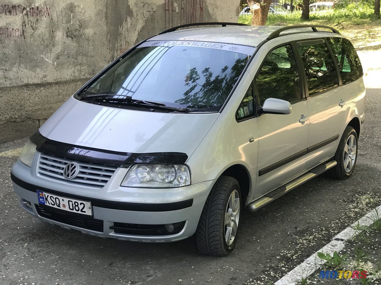 2002' Volkswagen Sharan photo #2