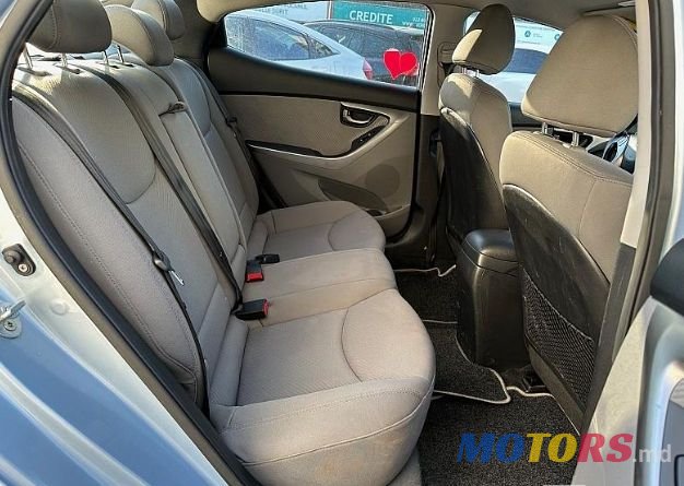 2013' Hyundai Elantra photo #6
