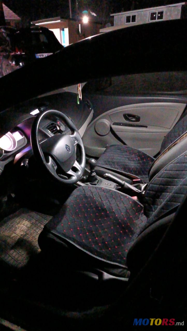 2012' Renault Megane photo #3