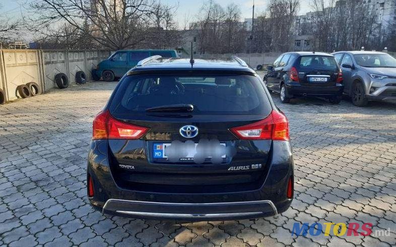 2013' Toyota Auris photo #3