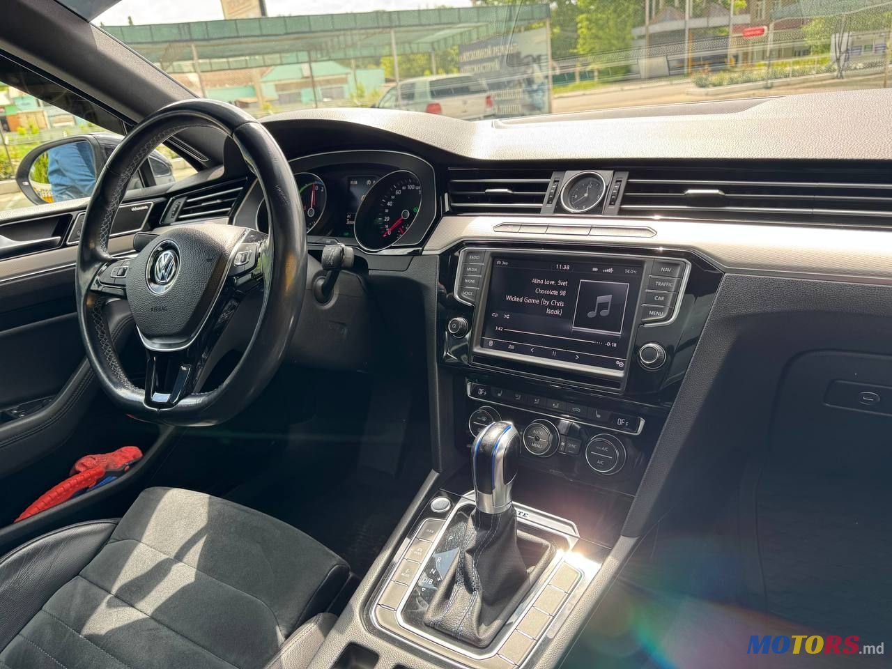 2015' Volkswagen Passat photo #4