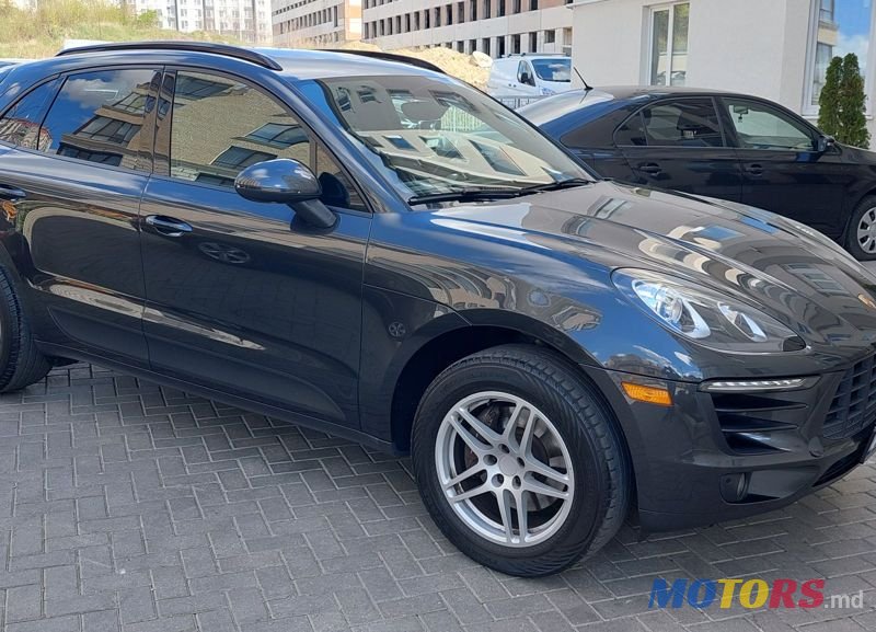 2017' Porsche Macan photo #2