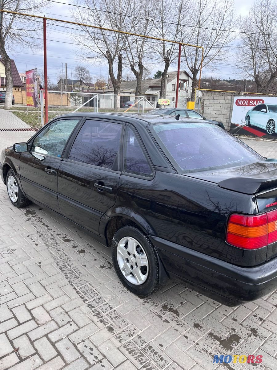 1994' Volkswagen Passat photo #2