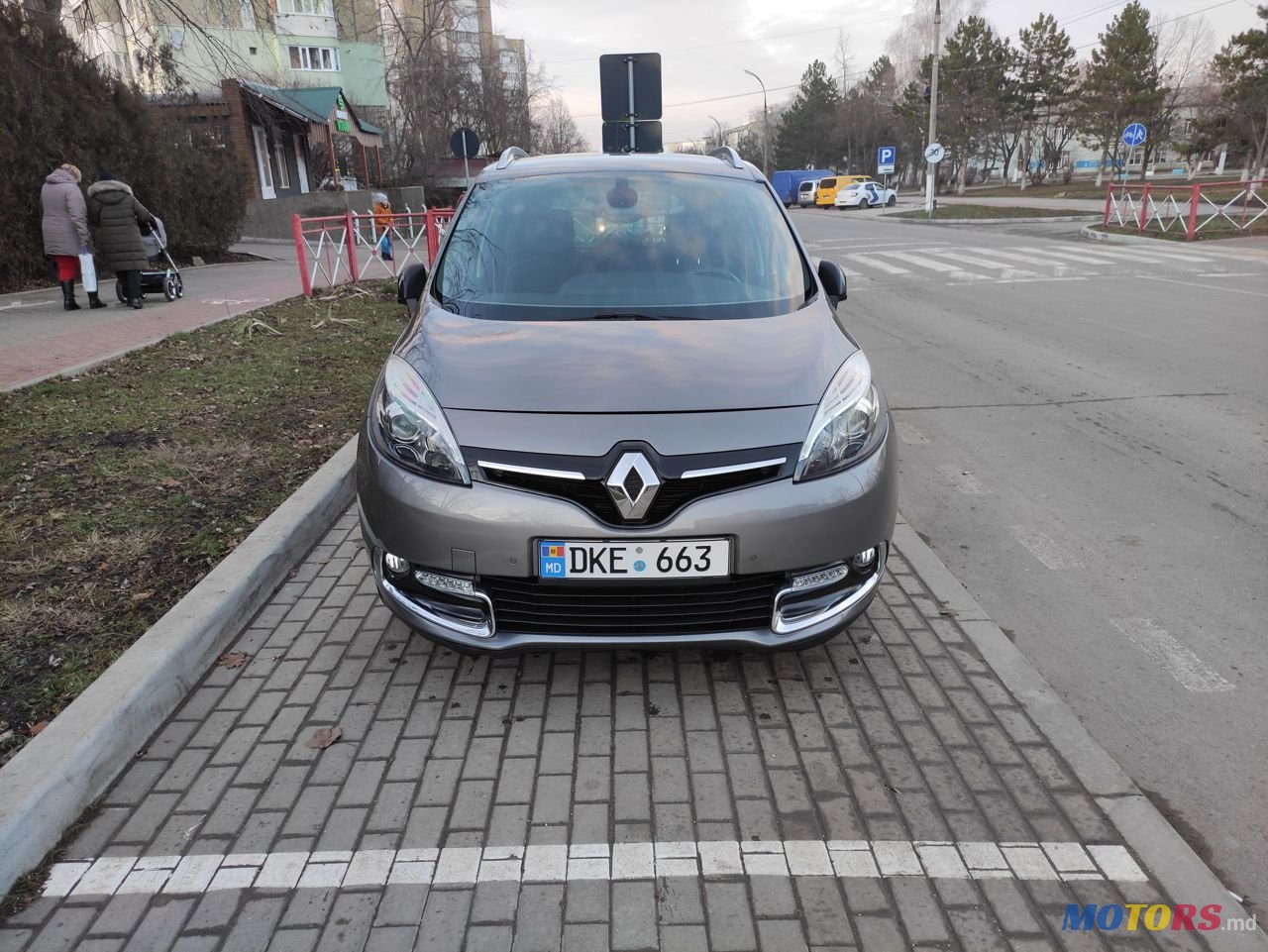 2015' Renault Grand Scenic photo #1