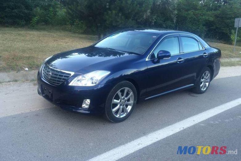 2008' Toyota Crown photo #1