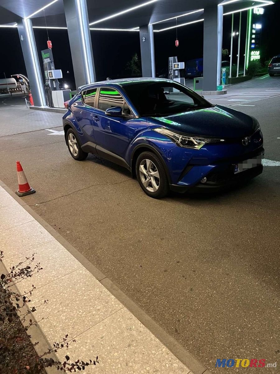 2017' Toyota C-HR photo #4