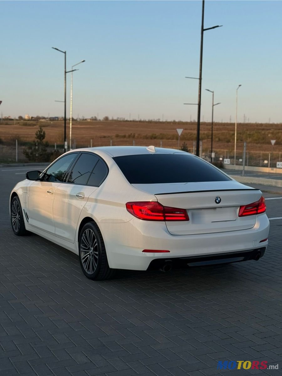 2018' BMW 5 Series photo #4